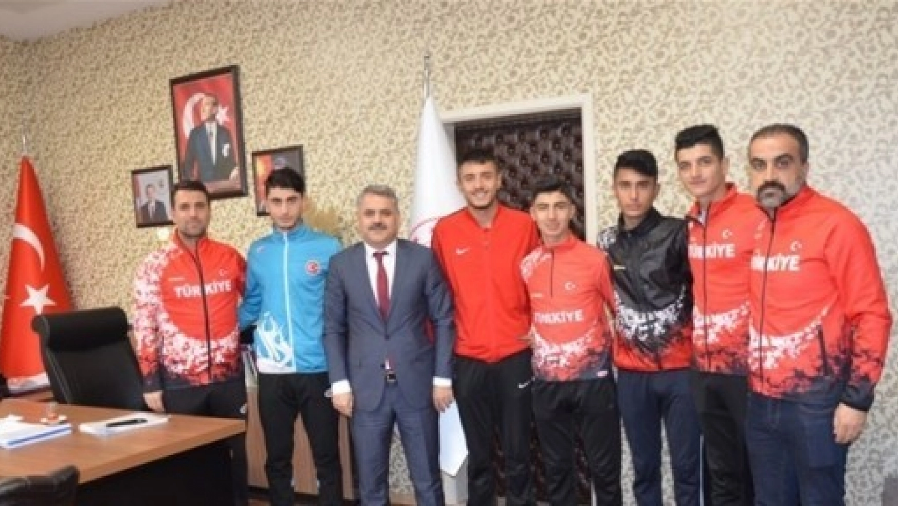 Başarılı Atletlerden Kayhan'a Ziyaret