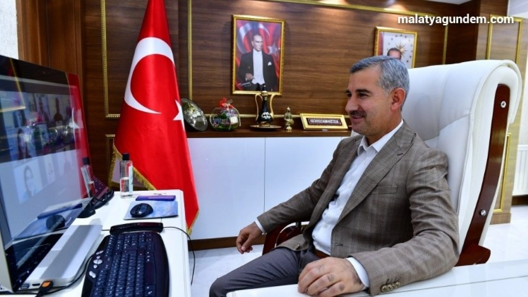 Başkan Çınar, 'şehir ve kariyer' toplantısına katıldı