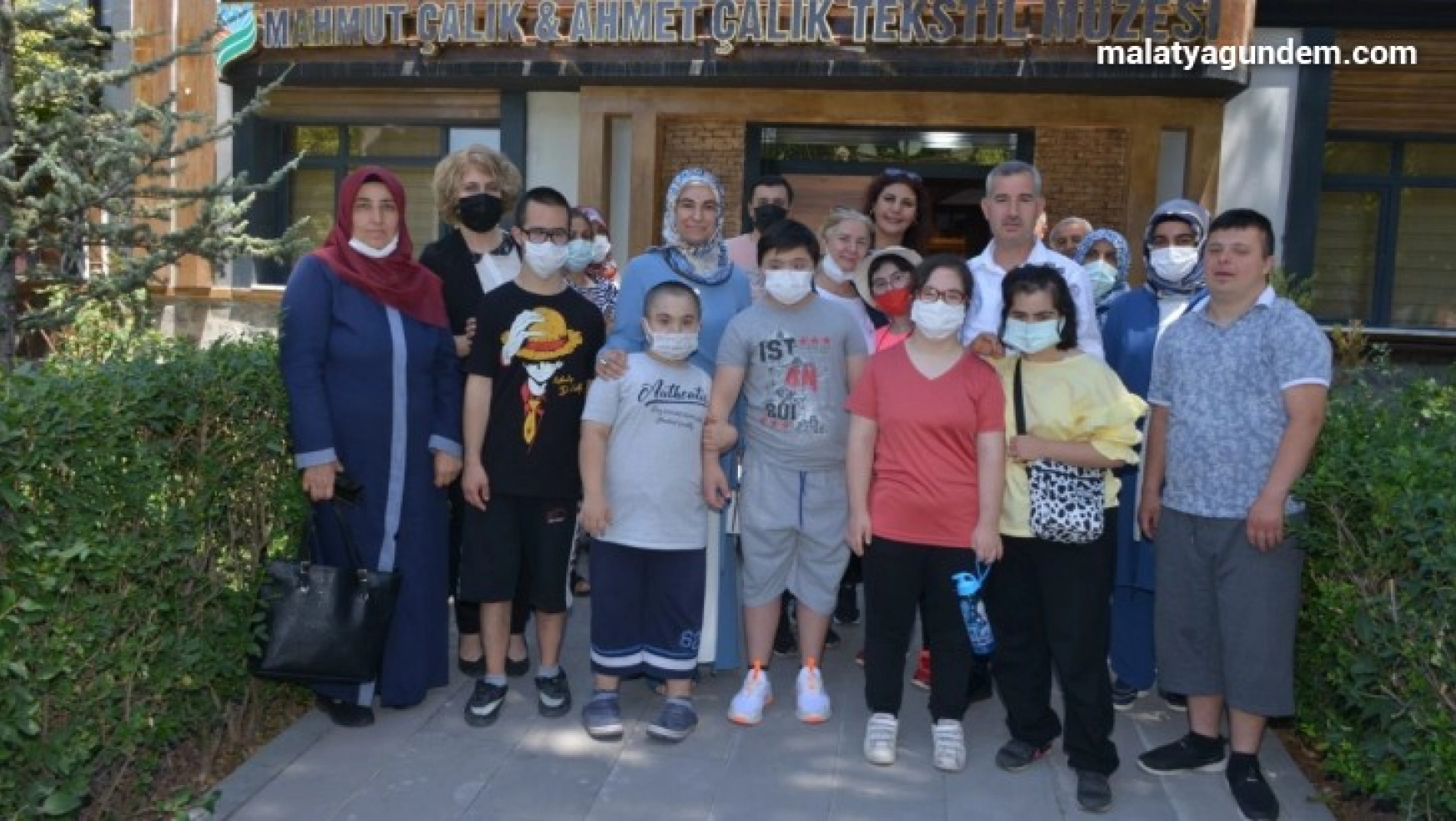 Başkan Çınar, down sendromlu çocukları ağırladı