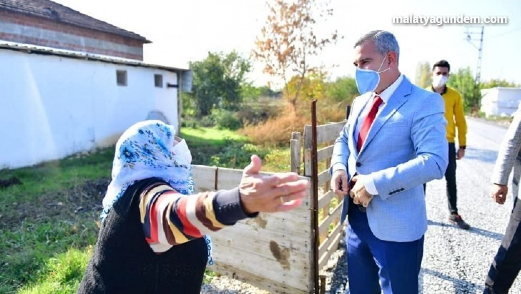 Başkan Çınar, Makbule Sultansuyu'nun çay davetini geri çevirmedi