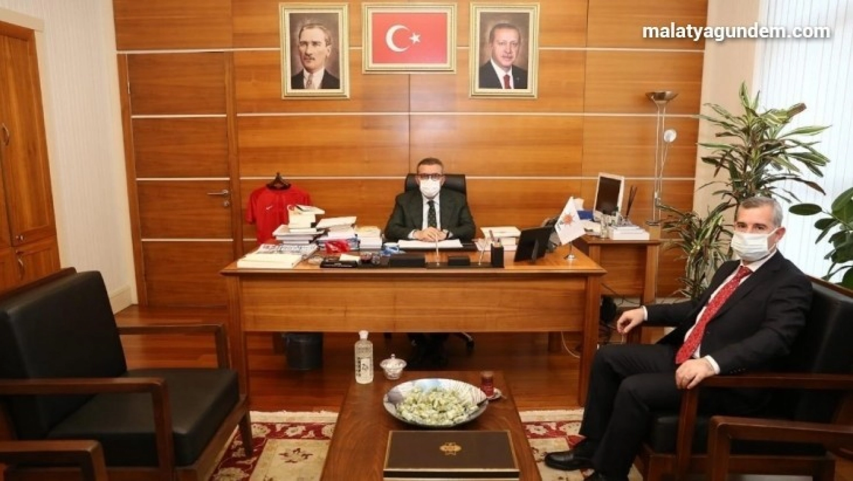 Başkan Çınar, Ünal'ı ziyaret etti