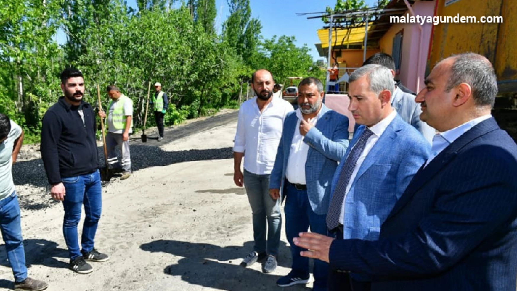 Başkan Çınar, yol yenileme çalışmalarını inceledi