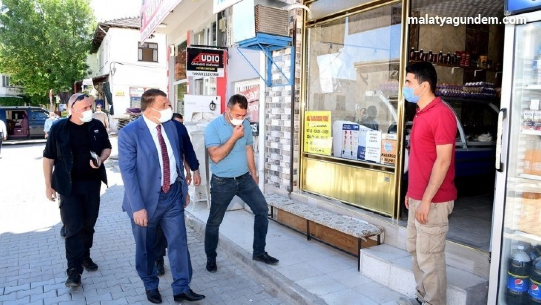 Başkan Gürkan, esnaf ve vatandaşları ziyaret etti