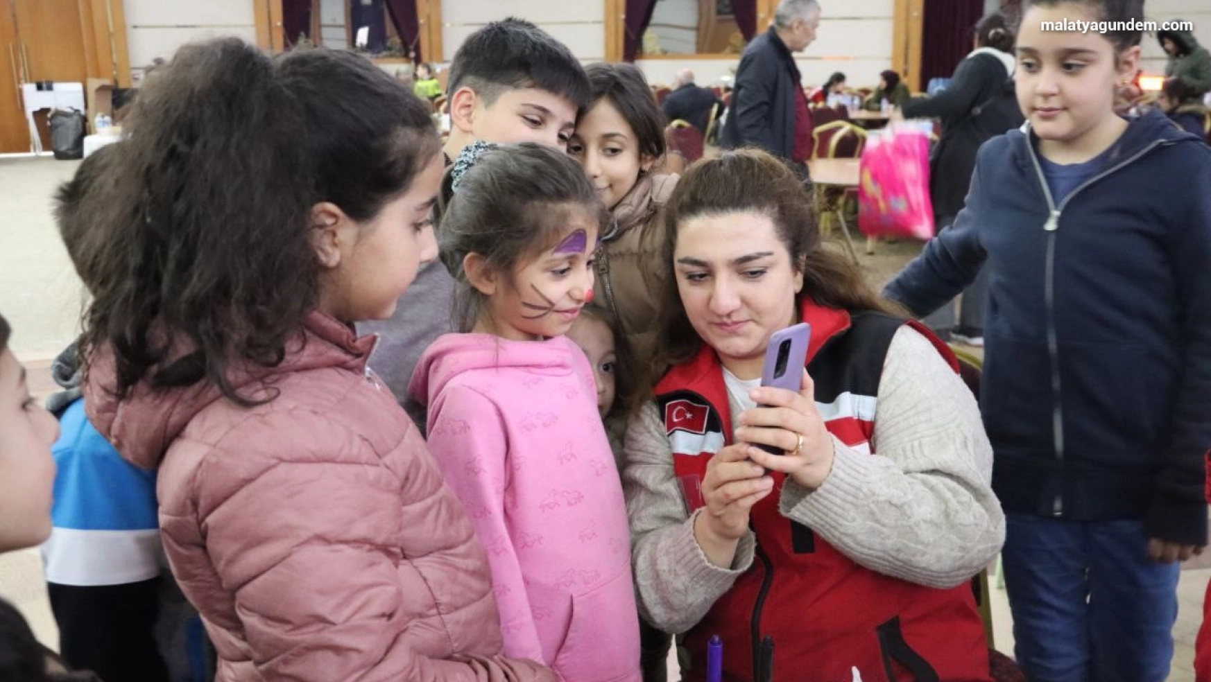 Deprem bölgesi Malatya'da çocuklara psikososyal destek