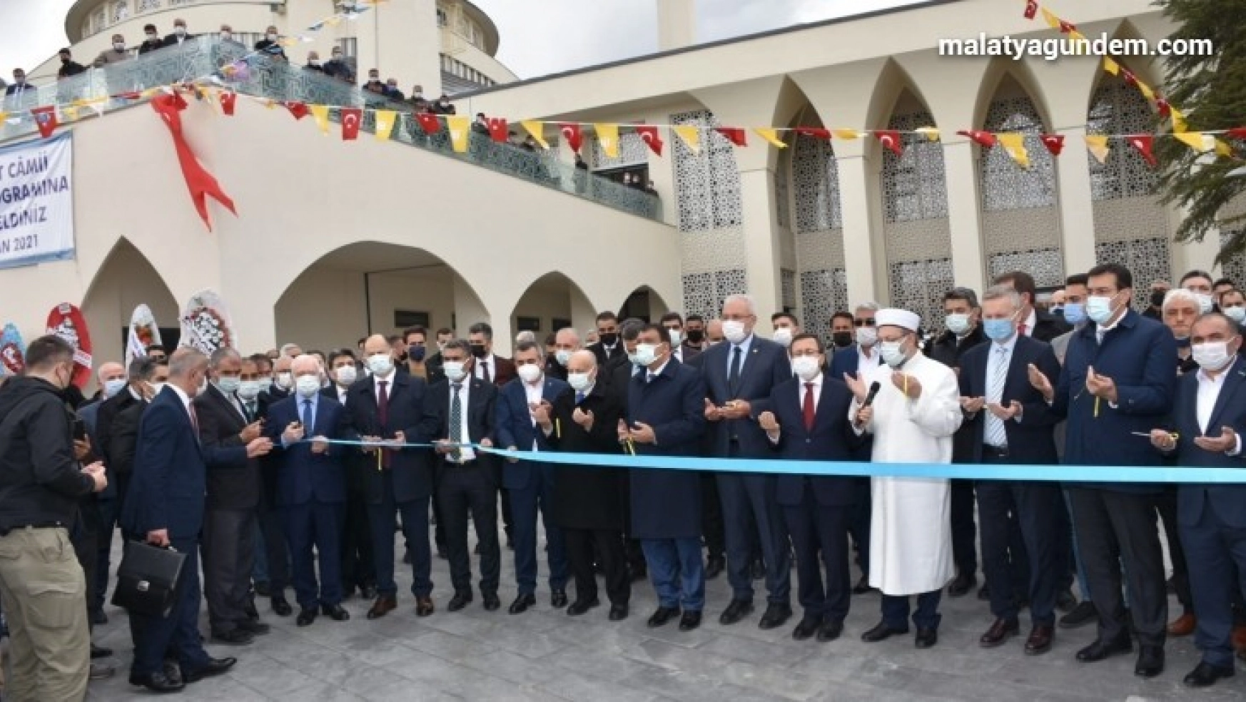 Diyanet İşleri Başkanı Erbaş: '40 yıl camisiz üniversiteler oldu'