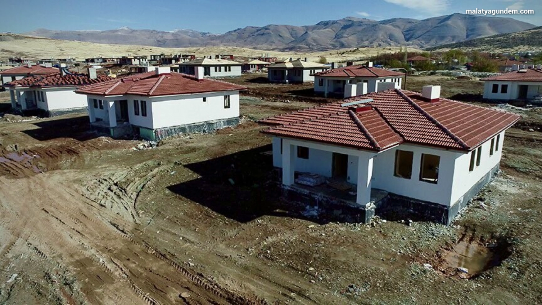 Doğanşehir'de köy evlerinin teslimine başlanıyor