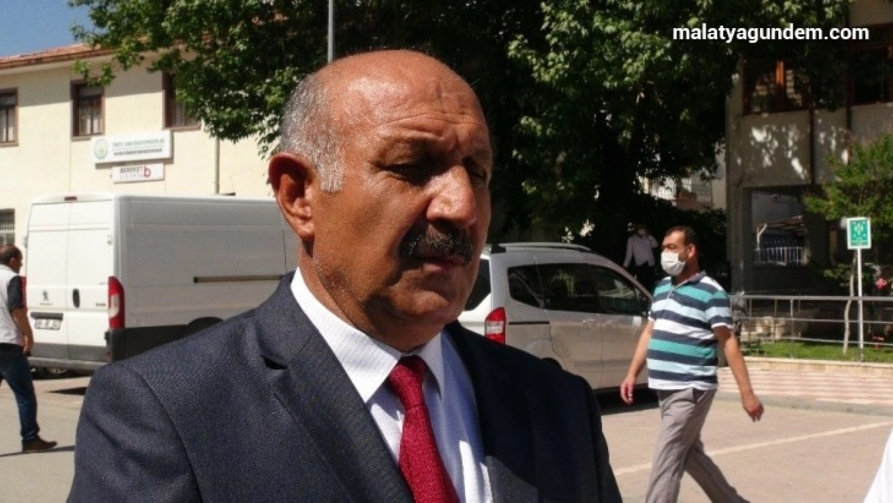 Doğanşehir'de yeni belediye başkanı Durali Zelyurt oldu