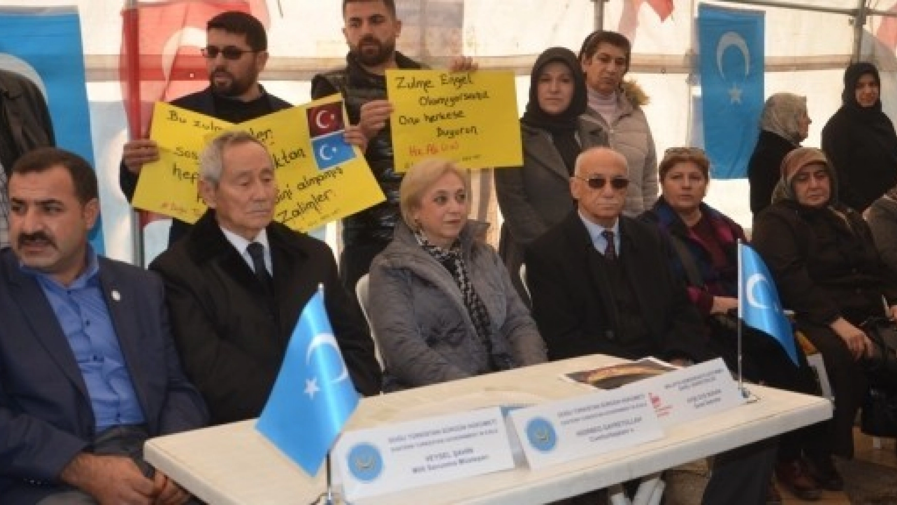 Doğu Türkistan'a İmza Kampanyası Düzenlendi