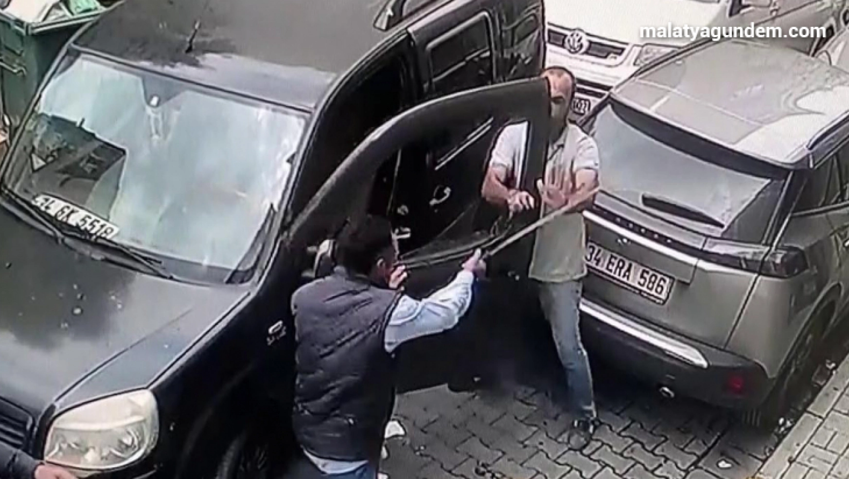 Fatih'te sürücüye döner bıçağıyla saldıran kağıt toplayıcısı tutuklandı
