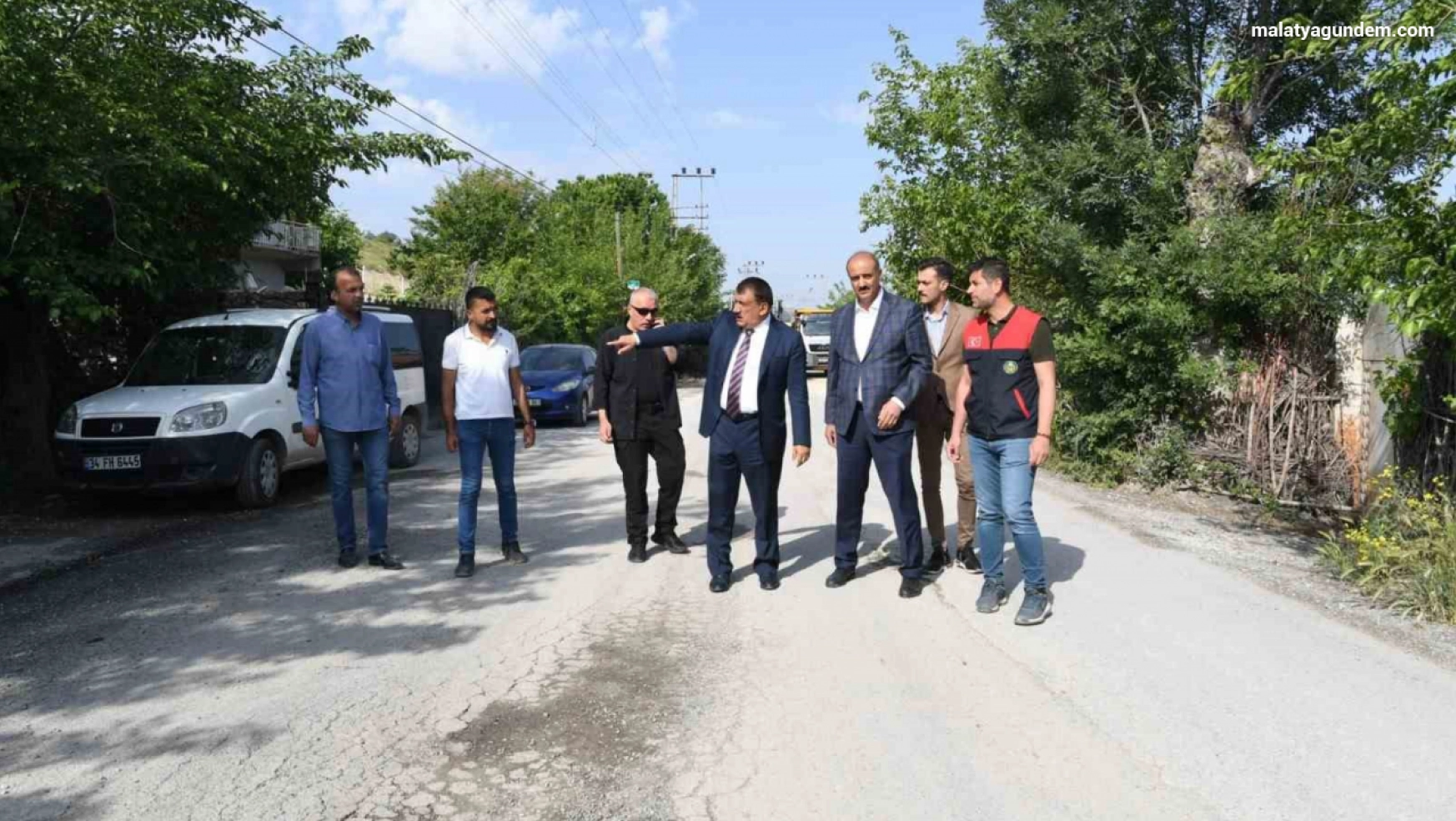 Gürkan, Orduzu Kaldırım Mahallesinde yol çalışmalarını inceledi