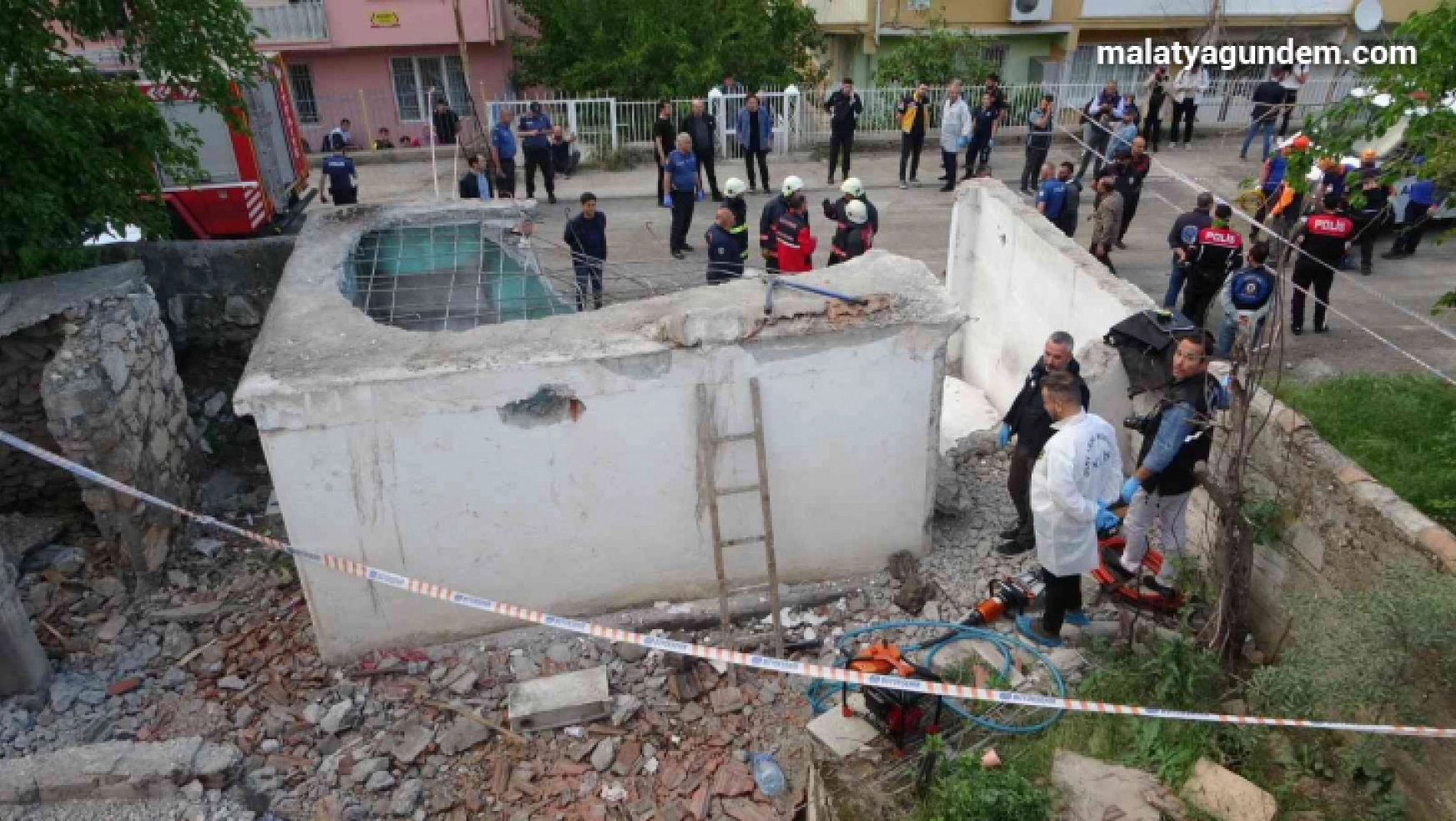Hurdacılık yapan çocuklar yıkılan duvarın altında kaldı: 1 ölü, 1 yaralı