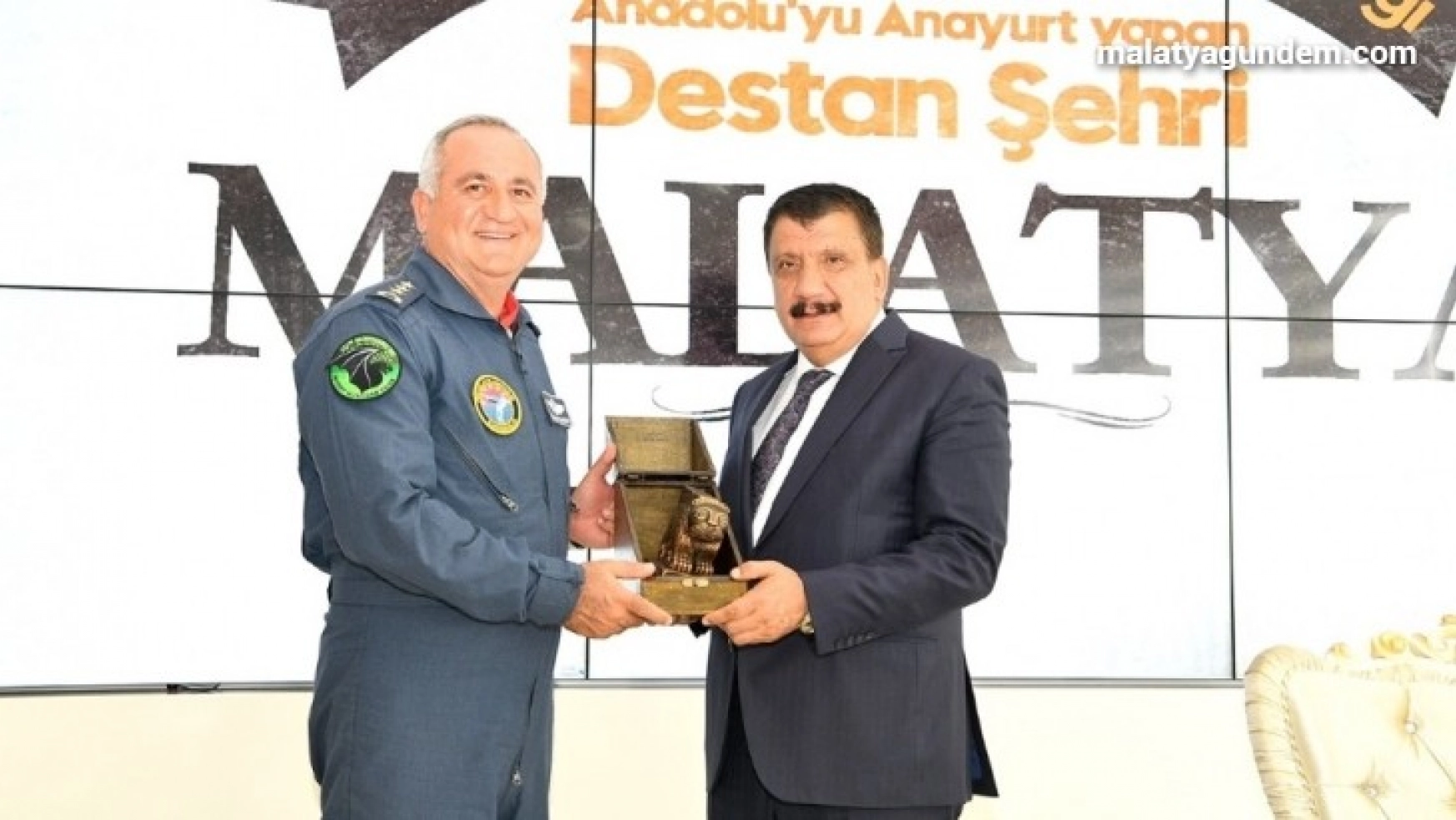 Komutan Kanbur'dan Başkan Gürkan'a veda ziyareti