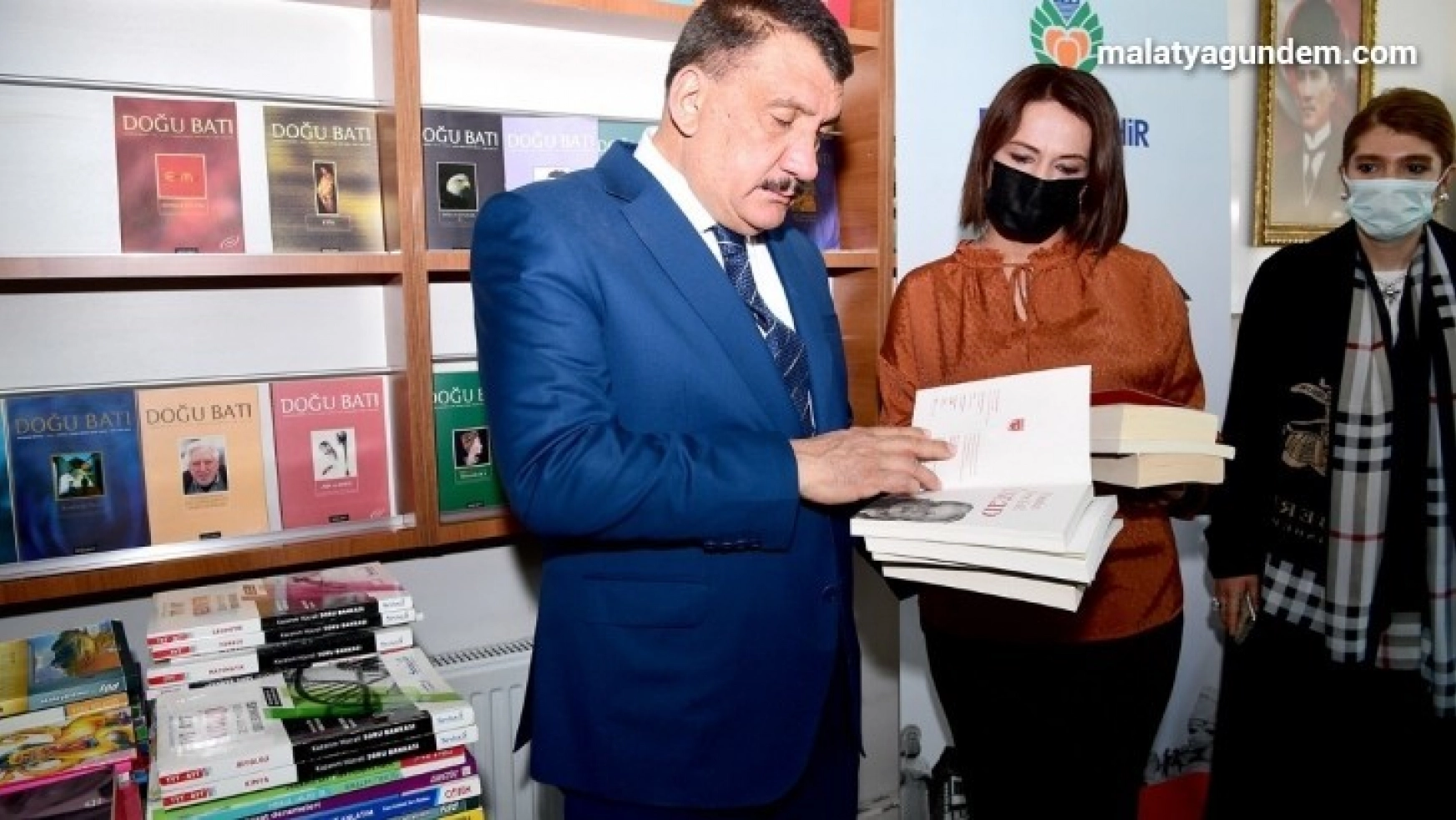 Malatya Büyükşehir'den 'bir kitap ta sen bağışla' kampanyası