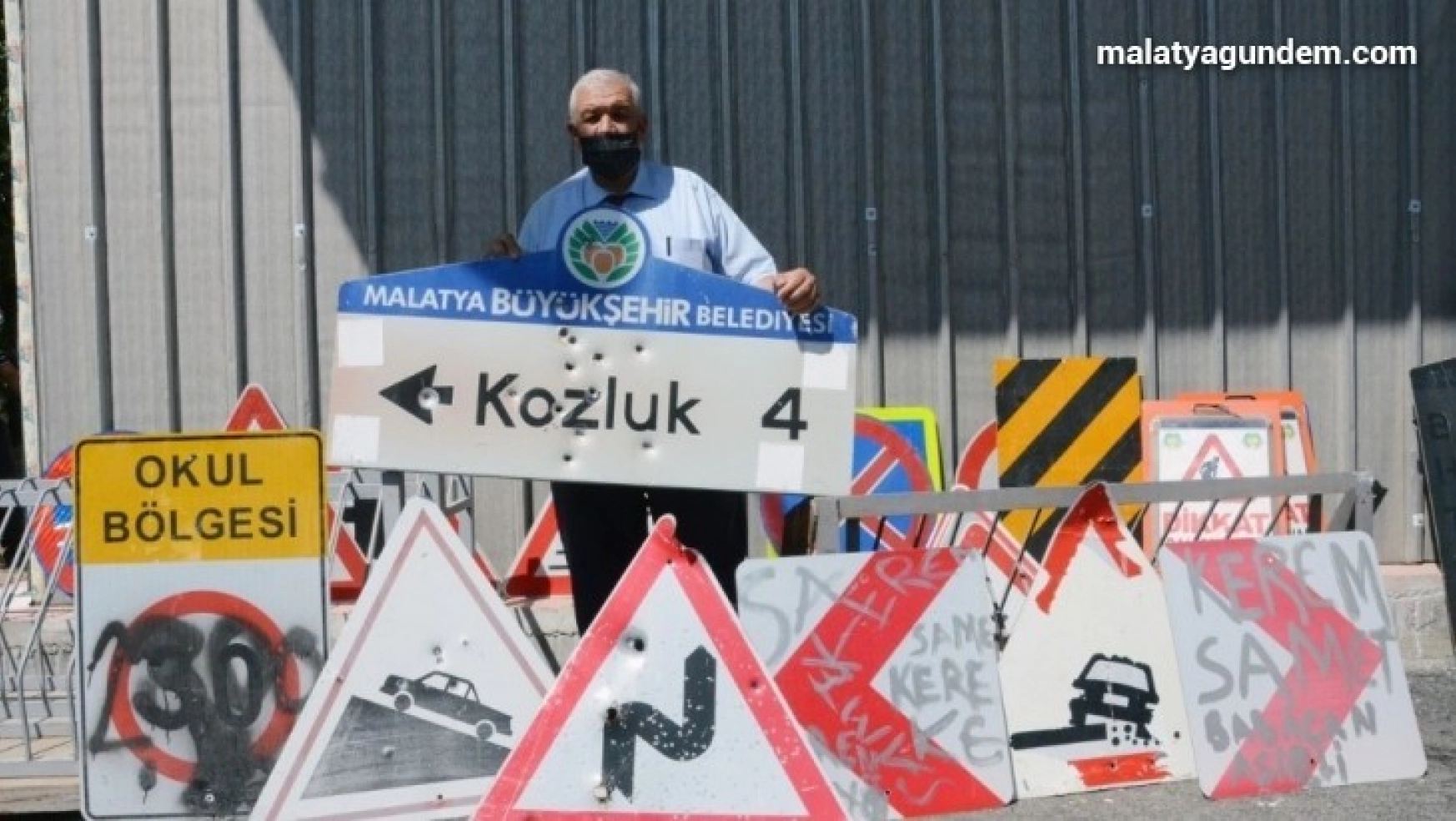 Malatya Büyükşehir'den işaret levhaları uyarısı