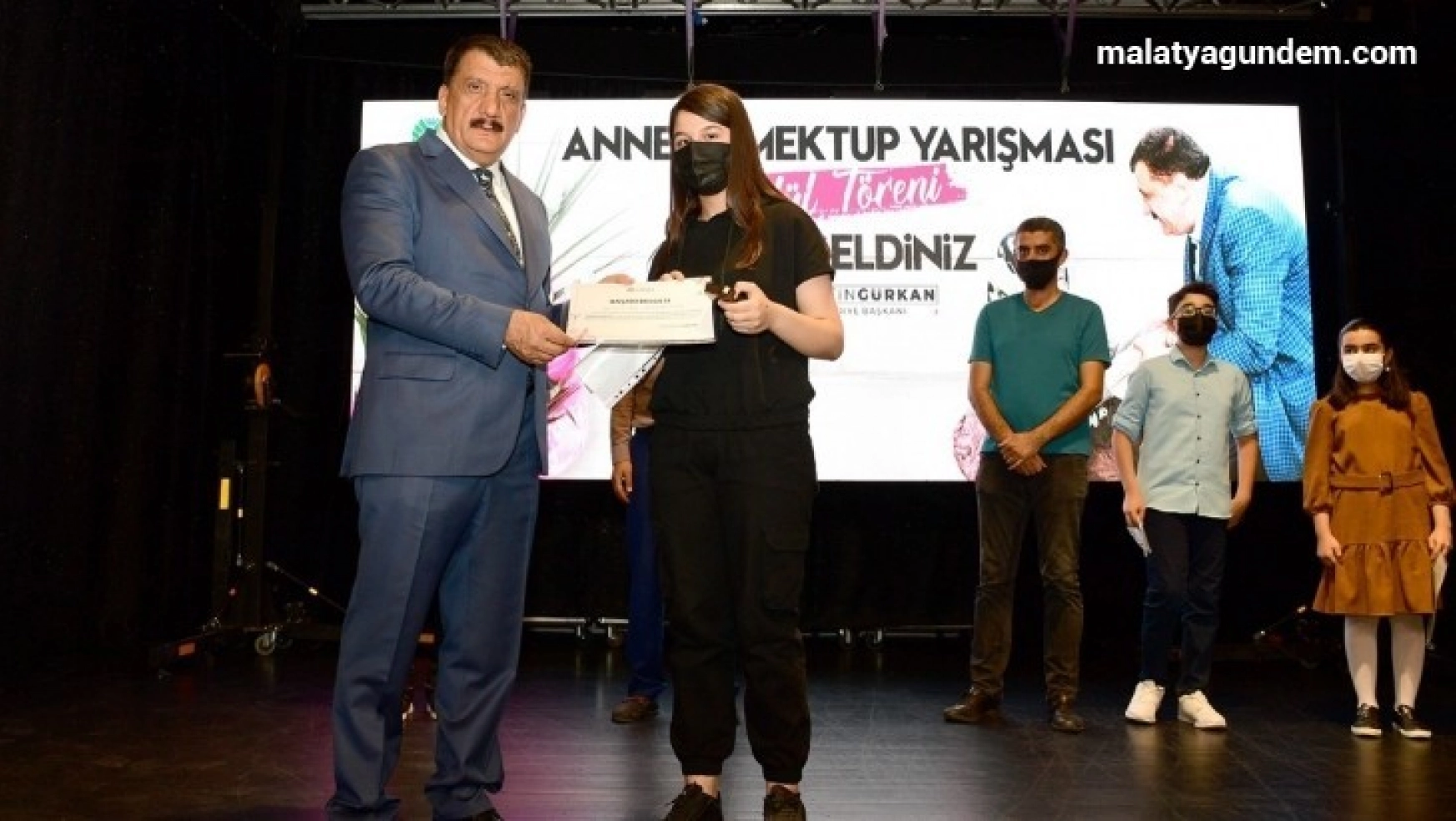 Malatya'da 'Anneme Mektup' yarışması ödül töreni düzenledi
