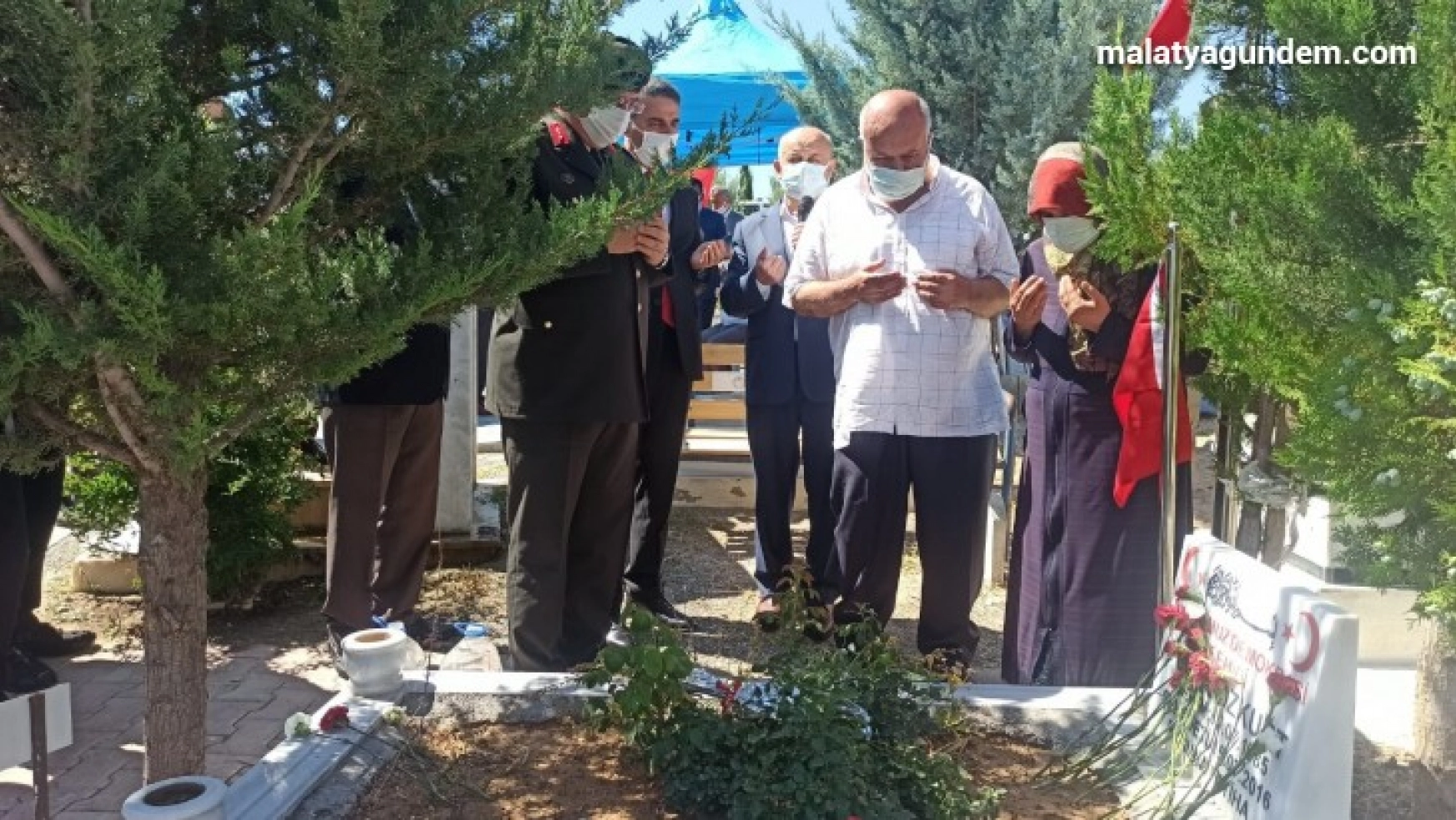 Malatya'da 15 Temmuz şehitleri mezarı başında anıldı