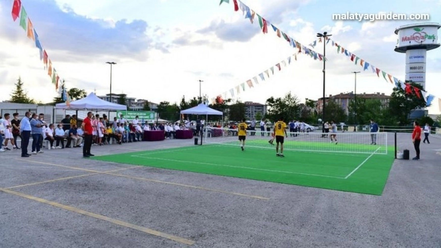 Malatya'da ayak tenisi heyecanı