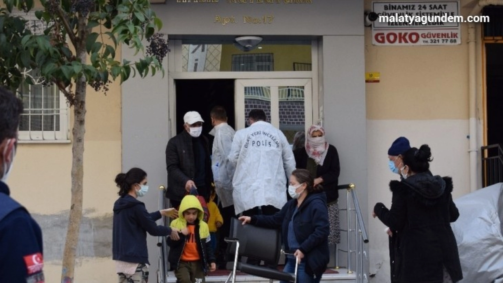 Malatya'da balkondan düşen kadın hayatını kaybetti