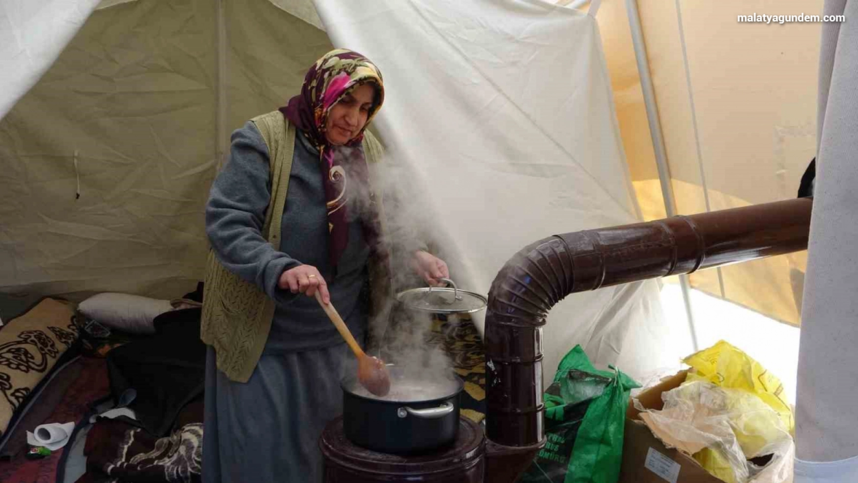 Malatya'da depremzedeler için çadır kentler oluşturuluyor