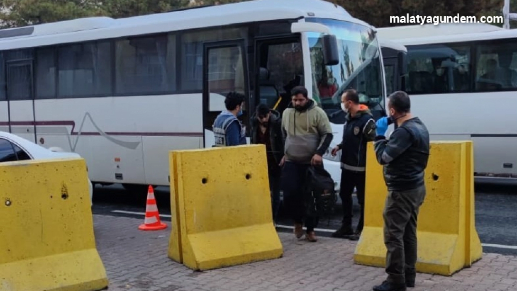 İki günde 44 düzensiz göçmen yakalandı