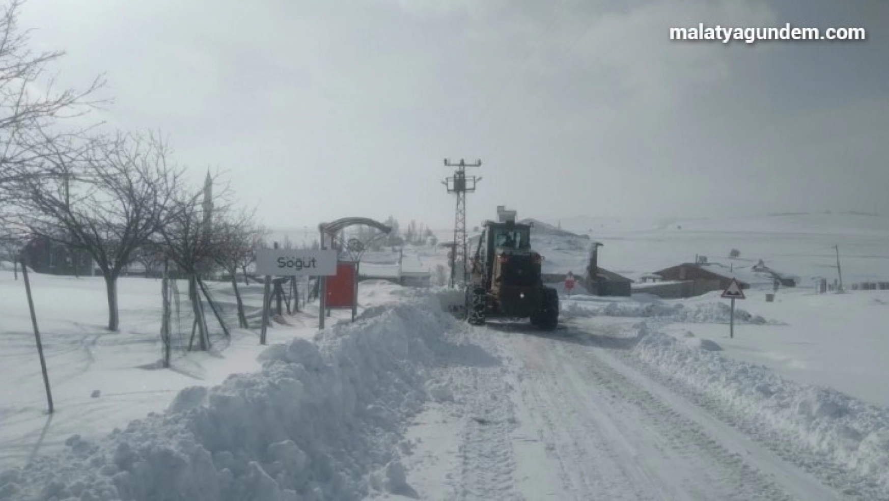 Malatya'da kar nedeniyle 698 mahalle yolunu ulaşıma açtı