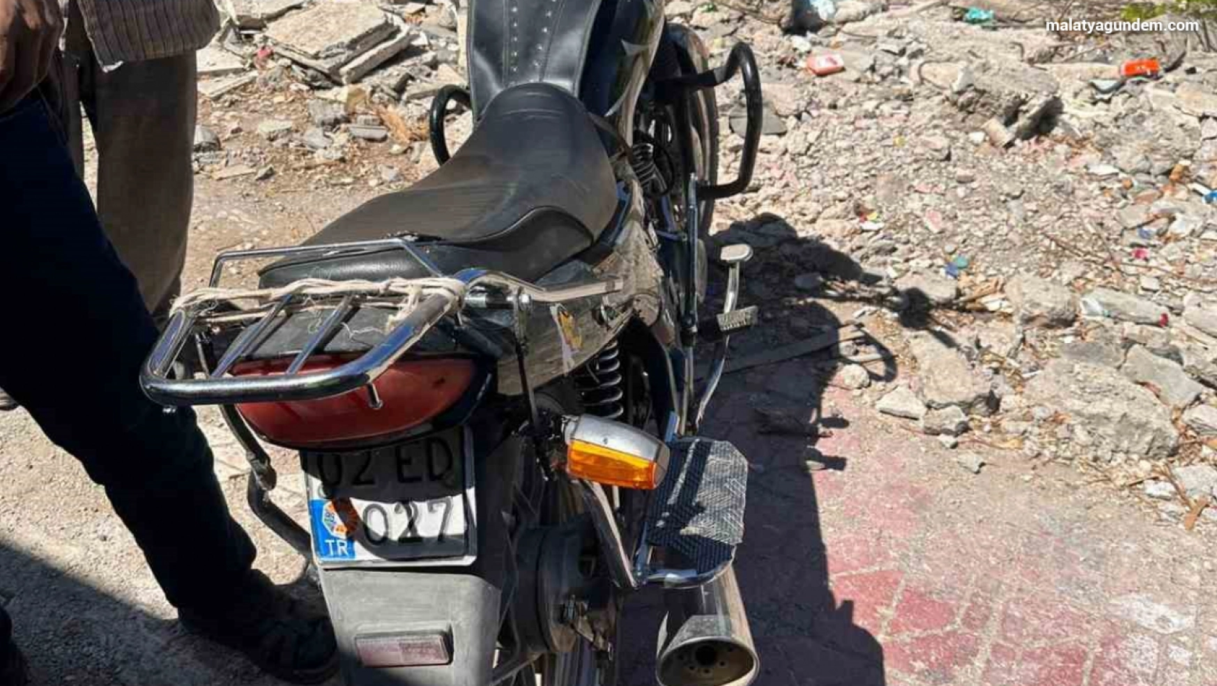 Malatya'da motosiklet devrildi 1 yaralı