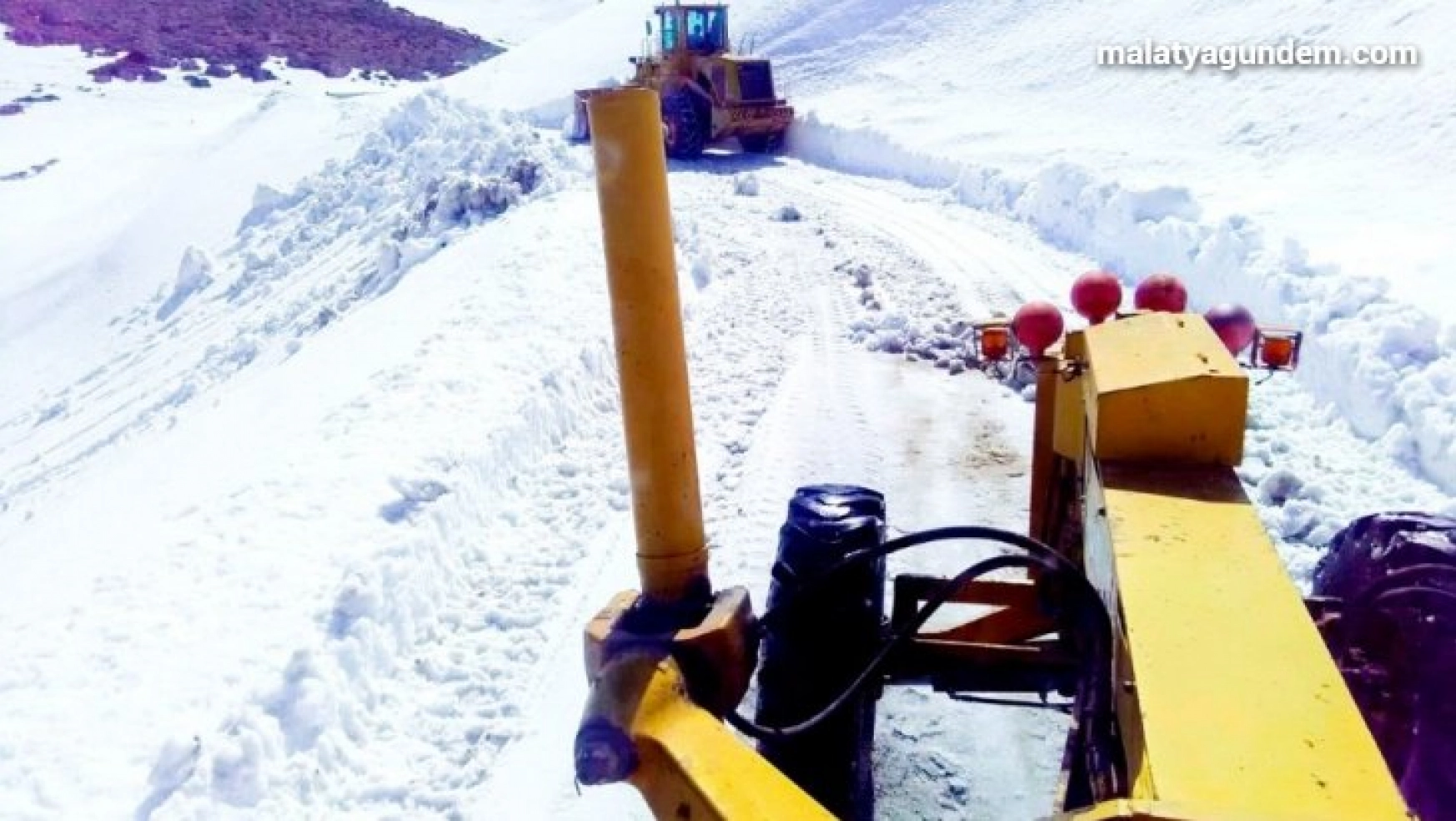 Malatya'da Nisan'da kar ve heyelanla mücadele devam ediyor