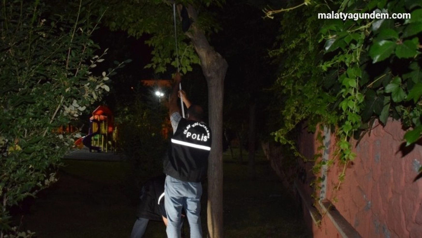 Malatya'da polis 27 yaşındaki genci ipten aldı