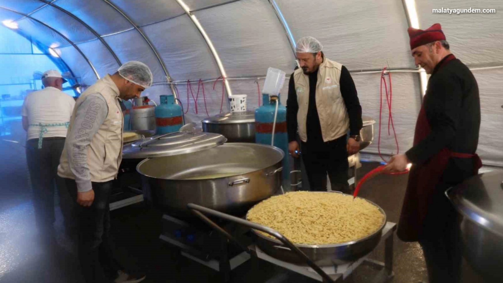 Malatya'da yemeklerin kontrolü Van ekiplerinde