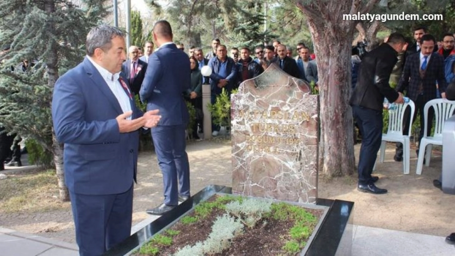 Malatya Milletvekili Mehmet Fendoğlu, 'Başbuğumuz Türkeş, 80 yıllık hayatını Türklük şuur ve gururuna vakfetmiştir'