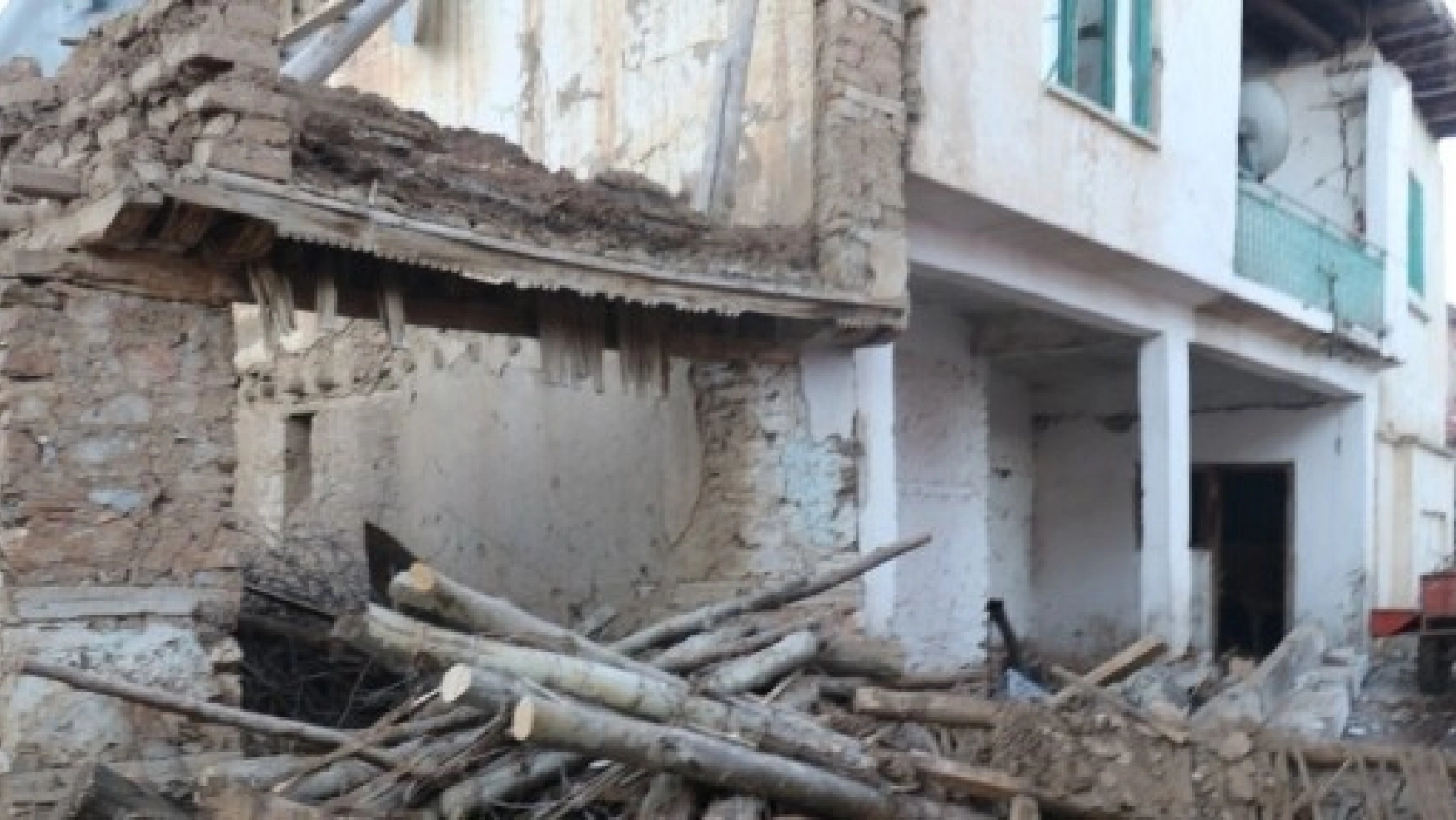 Malatya'da 5 Bin 950 Deprem Çadırı Kuruldu