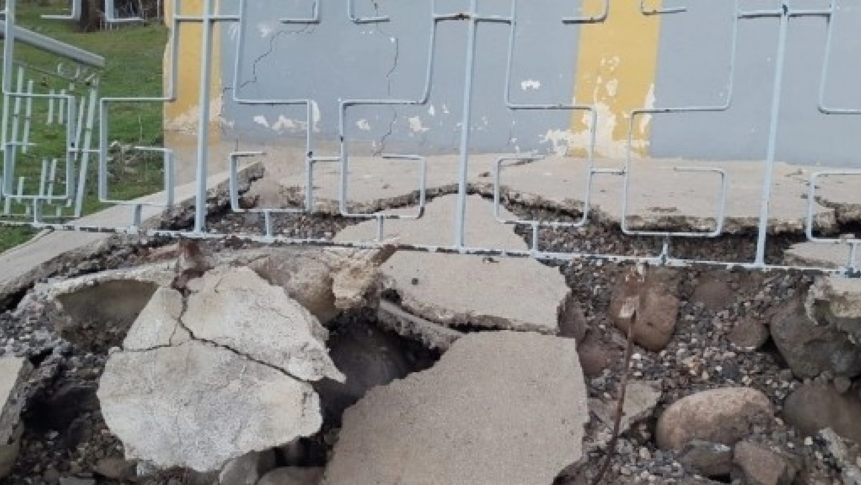 Malatya'da Depremde Bazı Evler Hasar Gördü