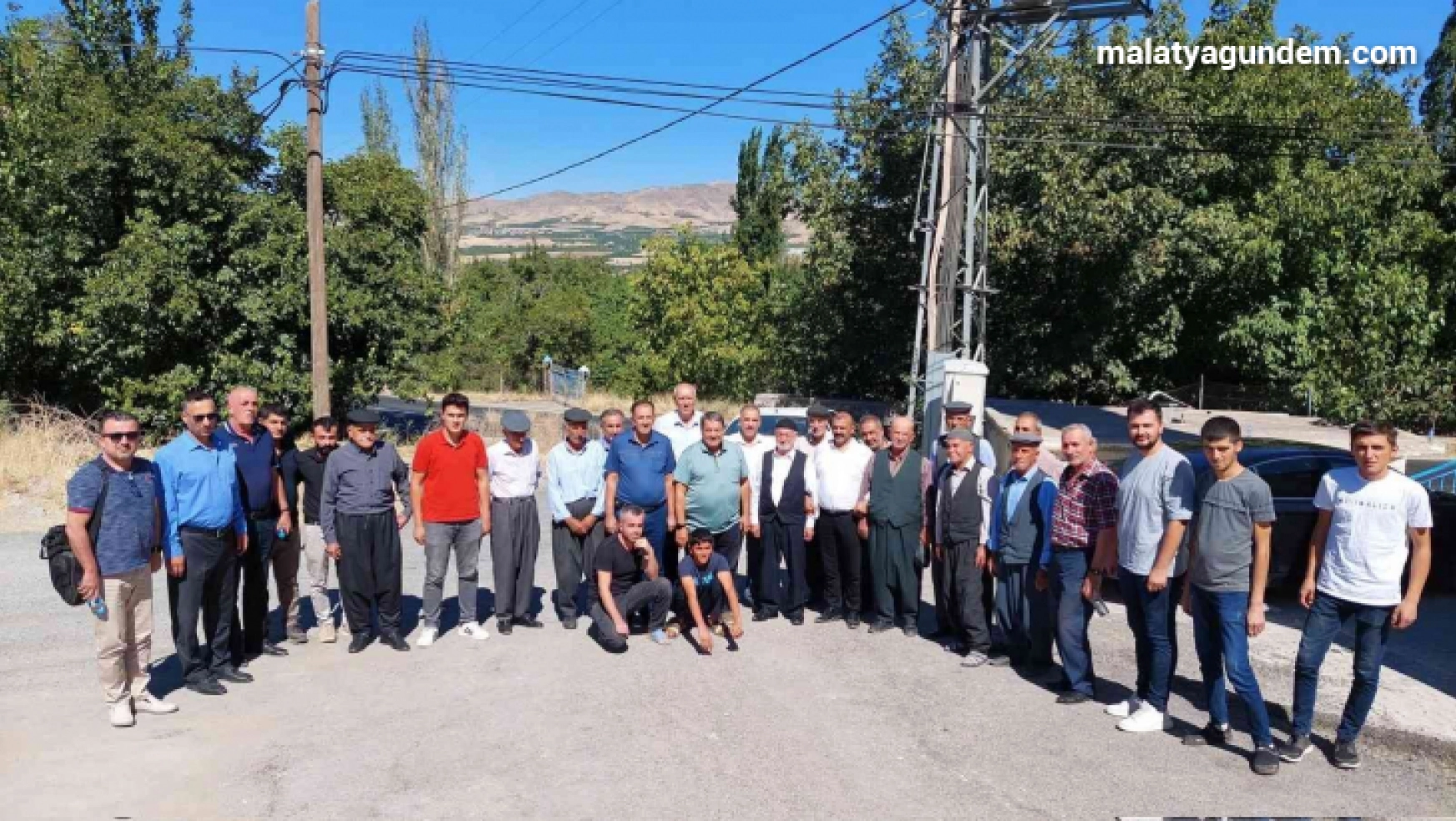 MHP'li Fendoğlu mahalle ziyaretlerini sürdürüyor