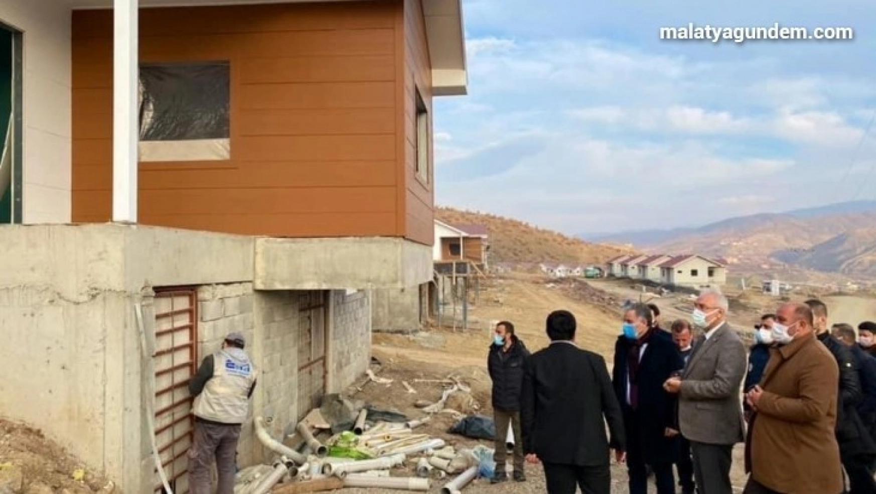 Milletvekili Kahtalı deprem konutlarını inceledi