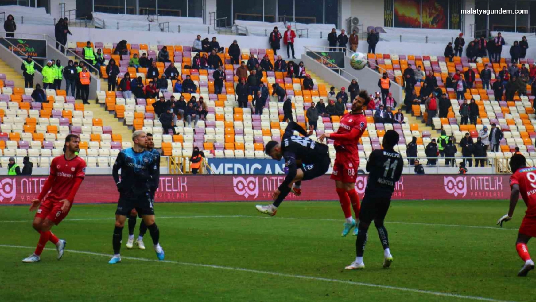 Spor Toto Süper Lig: DG Sivasspor: 1 - Adana Demirspor: 2 (Maç sonucu)