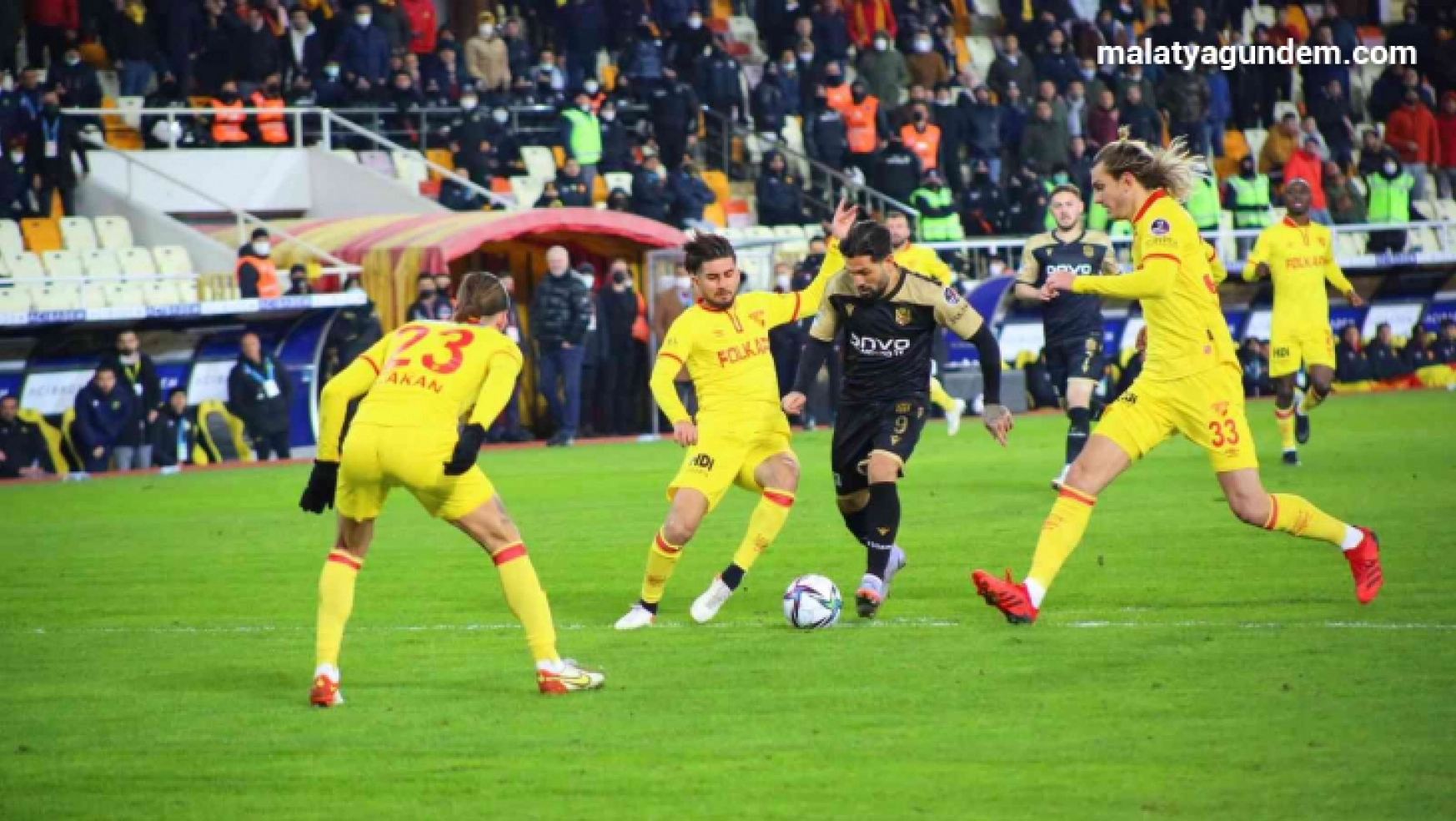 Süper Toto Süper Lig: Yeni Malatyaspor: 1 - Göztepe: 1 İilk yarı)