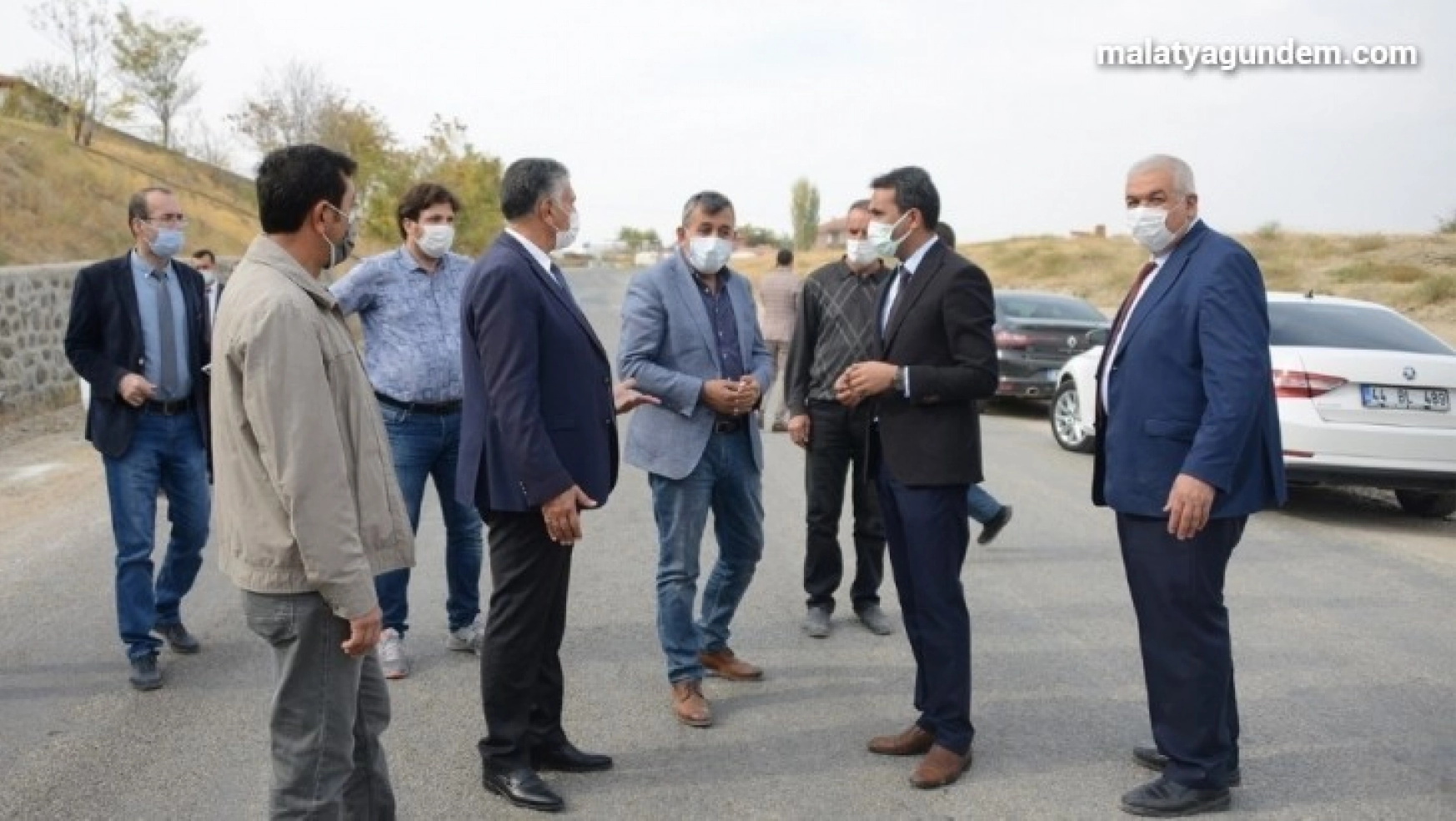 Yazıhan'da yol sorunları çözülüyor