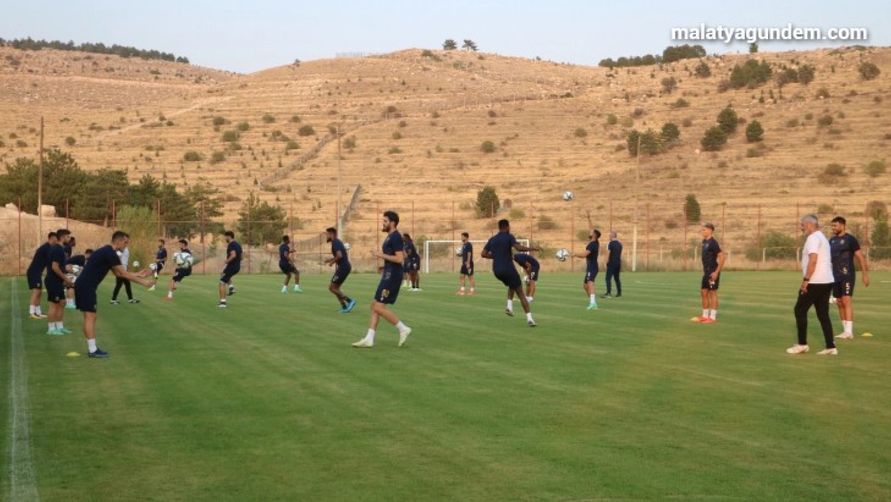 Yeni Malatyaspor'da 7 futbolcu kiralık gönderildi