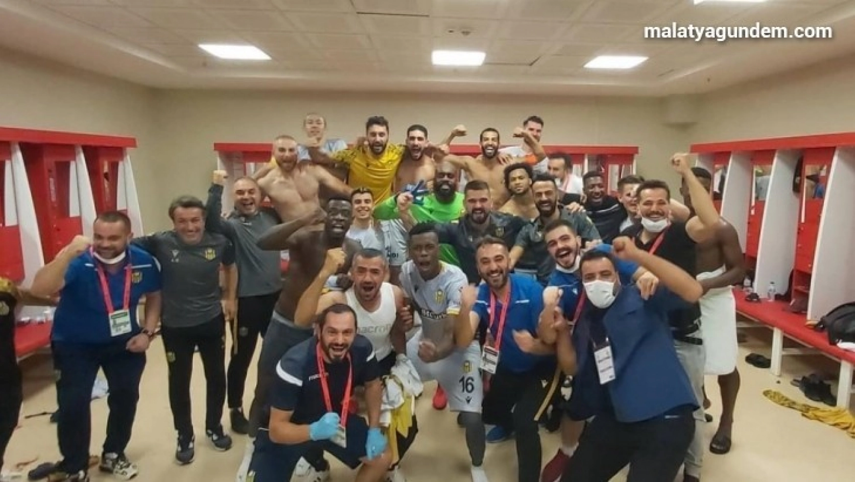 Yeni Malatyaspor'da 9 futbolcunun sözleşmesi sona erdi