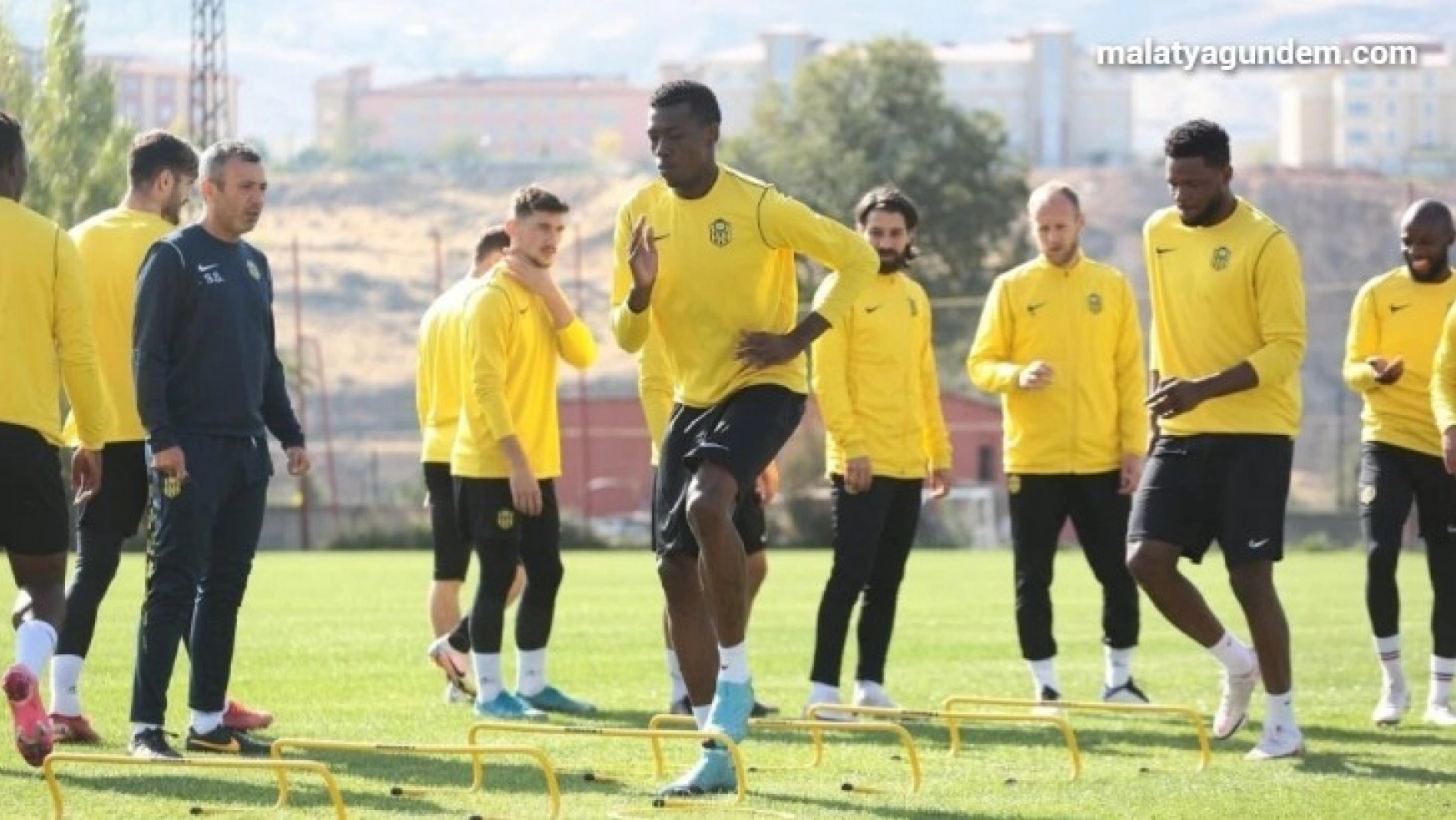 Yeni Malatyaspor Hedebe ve Youssouf'a gelen teklifleri değerlendirecek