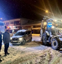 Akçadağ'da kar mesaisi aralıksız devam ediyor