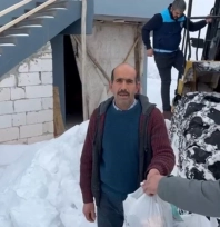 Battalgazi Belediyesi ekipleri 21 kilometre yolu açarak hastaya ilaçlarını yetiştirdi