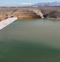 Doluluk oranı maksimum seviyeye ulaşan Sultansuyu Barajı'nda kapak açıldı