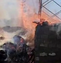 Elektrik kabloları odunlukta yangına neden oldu