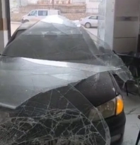 Kontrolden çıkan araç dönerciye girdi