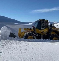 Büyükşehir Belediyesinin karla mücadele çalışmaları devam ediyor