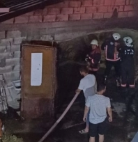 Ahır yangını paniğe neden oldu