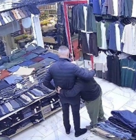 Down sendromlu genç ile esnafın diyaloğu yürekleri ısıttı