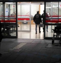 Silahla vuruldu, kendi imkanları ile hastaneye gitti