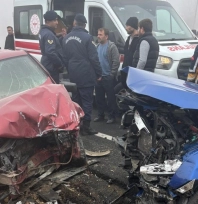 İki otomobil çarpıştı: 5 yaralı